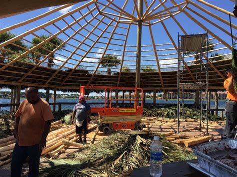 Construction Photos Ronnies Tiki Huts Get A Real Seminole Tribe