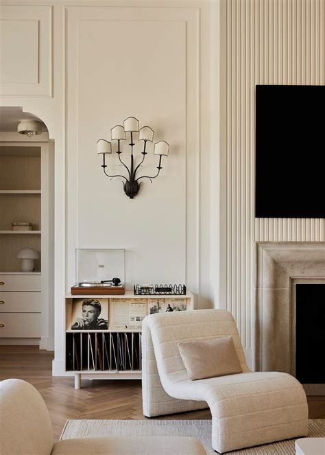 This Luxury Realtor Planned Her House Around a 17-Foot-Long Sofa