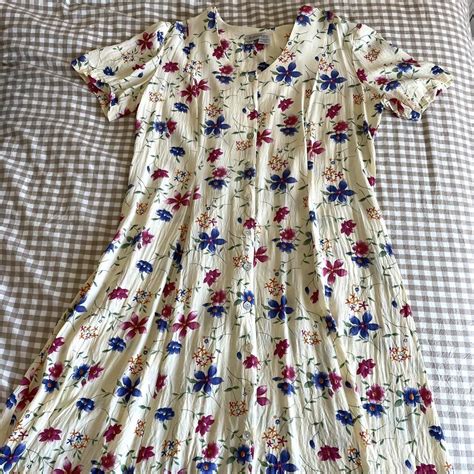 Beautiful Vintage Floral Maxi Dress By Dressbarn Depop