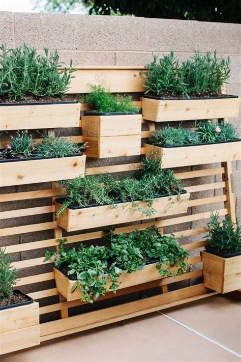 jardinière en bois avec plusieurs bacs à plantes idéal pour créer un