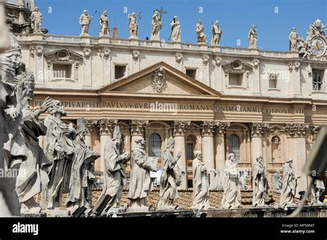 Gian Lorenzo Bernini S Colonnade At St Peter S Square And Carlo