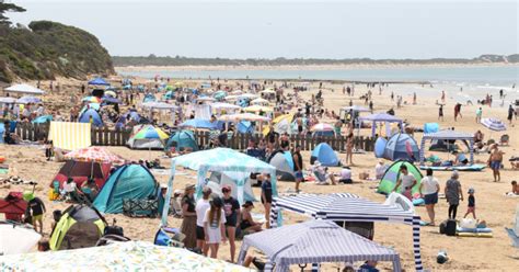 Algal Bloom Detected At Cosy Corner Beachgoers Urged To Avoid Surf