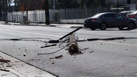 Santa Ana Solo Vehicle Crash Knocks Down Utility Pole Countynews Tv