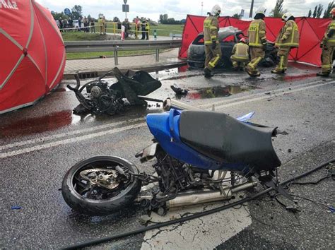 Tragiczny Wypadek W Powiecie Owickim Zgin Y Osoby Skierniewice