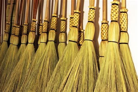 Making A Corn Broom Skagit Broomworks Creates Old Fashioned Corn Brooms Broom Brooms