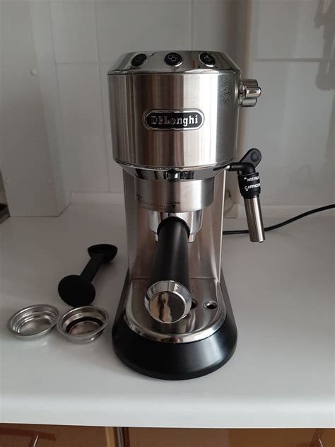 Aparat De Cafea Delonghi Dedica EC685M NOU