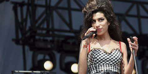 Amy winehouse last performance - jawerdesert