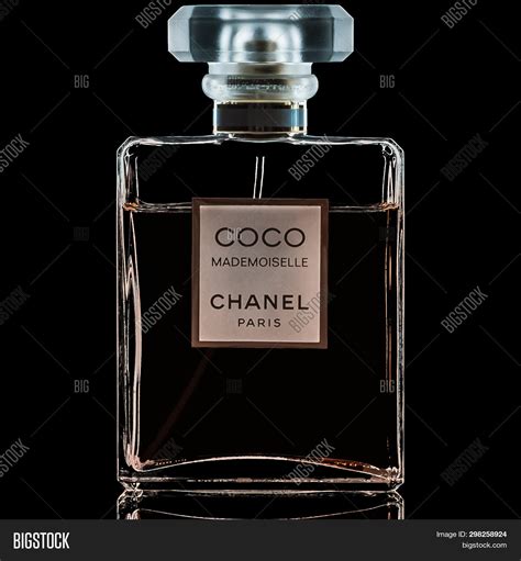 Chanel Perfume Bottle Image & Photo (Free Trial) | Bigstock