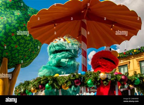 Orlando Florida November 22 2019 Rosita And Elmo In Sesame Steet