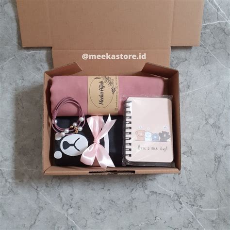 Jual Hampers Hijab Totebag Gift Box Hampers Kado Wisuda Kado Pernikahan