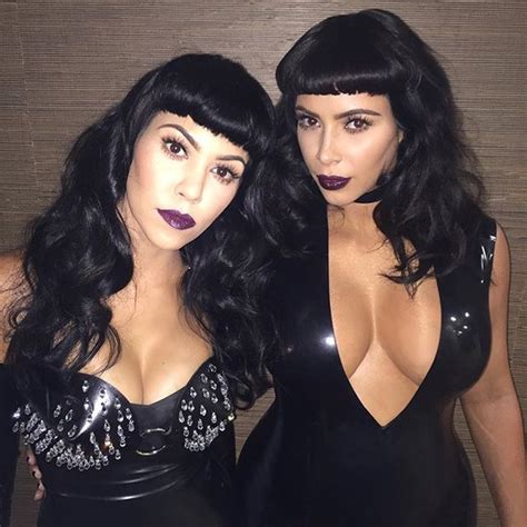 Ego Ousadas Kim Kardashian E Kourtney Kardashian Capricham No Decote