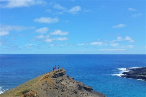 Green sand beach hike in Hawaii: Hike to Papakolea Beach on the Big ...