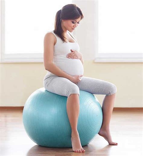 16 Pregnancy Ball Exercises That Are Safe For Mothers