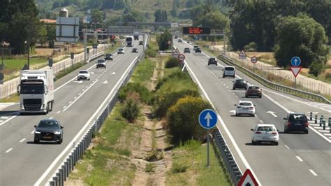 Se Esperan 105 000 Desplazamientos Por Carretera En La Provincia De