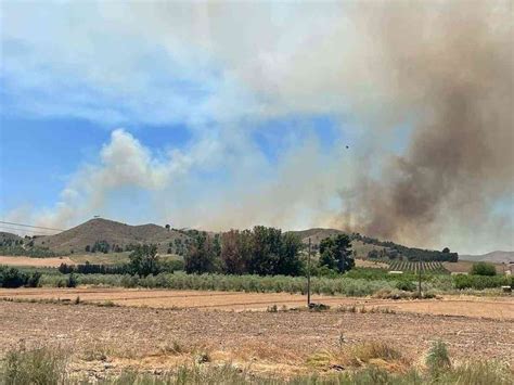 Diez Medios Aéreos Y 20 Terrestres Participan En La Extinción De Un