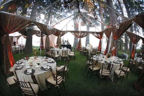 Outdoor Wedding Venues: The Clear Tent