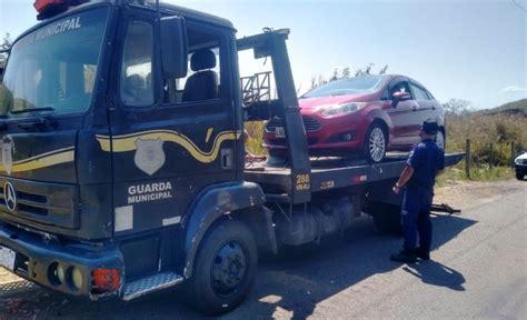 Bandidos Invadem Casa Roubam Pertences Ferem Idosa Faca E Agridem