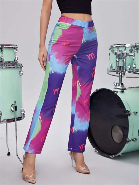 SHEIN Hose mit Buchstaben Grafik und Batik aktuelle Trends günstig