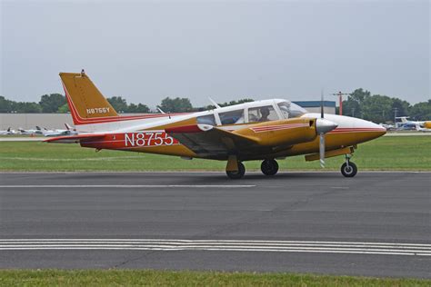 Piper PA 30 Twin Commanche N8755Y C N 30 1909 Two Twins Av Flickr