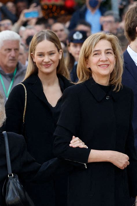 Photo Irene Urdangarin et l infante Cristina d Espagne Arrivées aux