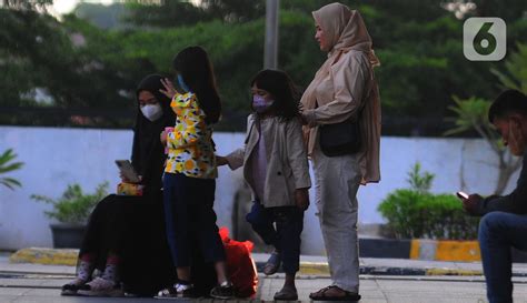 Terminal Pulo Gebang Belum Ada Lonjakan Mudik Lebaran Foto Liputan6