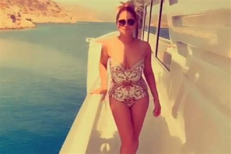 Hot Sexy Nigar Jamal Bikini Pics