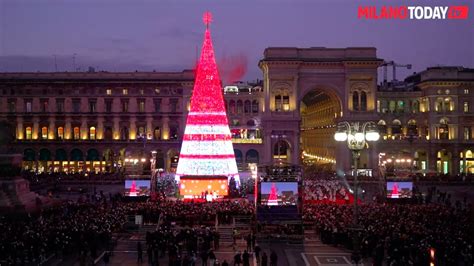 Tre Due Uno Ecco L Accensione Dell Albero Di Natale In Duomo