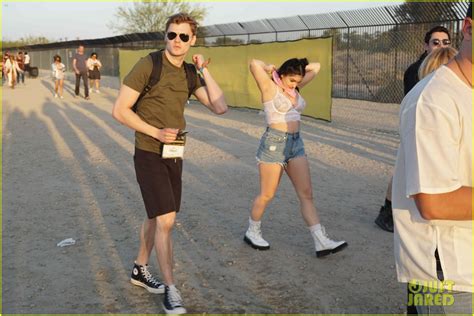 Ariel Winter Bares Some Skin At Coachella With Levi Meaden Photo