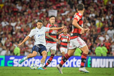 CBF divulga áudio do VAR em lance polêmico na partida entre Flamengo e