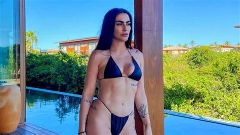 10 Hot Sexy Cleo Pires Bikini Pics