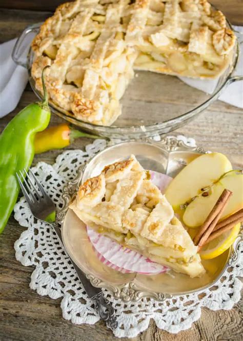 Green Chile Apple Pie – The Goldilocks Kitchen