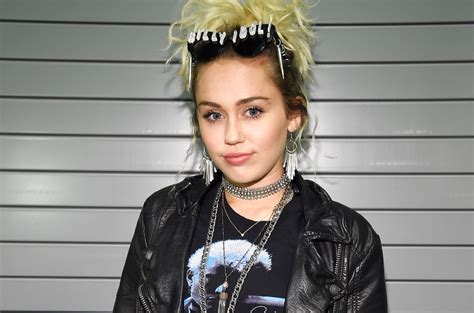 Miley Cyrus Backstage Sex Tape Sex Pictures Pass