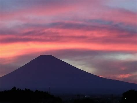 富士山の夕焼け 日本の美しい色風景