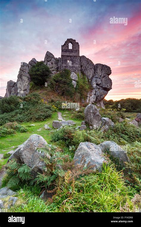 Chapelle Dans Le Rocher Banque De Photographies Et Dimages à Haute