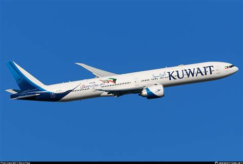 K Aoj Kuwait Airways Boeing Er Photo By Marco Papa Sky Lens