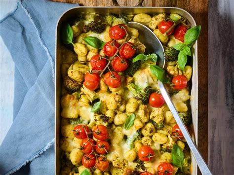 Gnocchi Traybake Met Pesto Broccoli En Kip Boodschappen