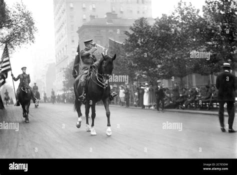 Victory parade new york city hi-res stock photography and images - Alamy