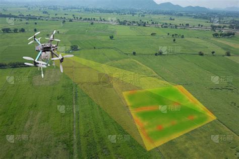 农业无人驾驶飞机、 无人机用于各个领域如研究分析、 安全、 救援、 地形扫描技术，监测土壤水化、 产