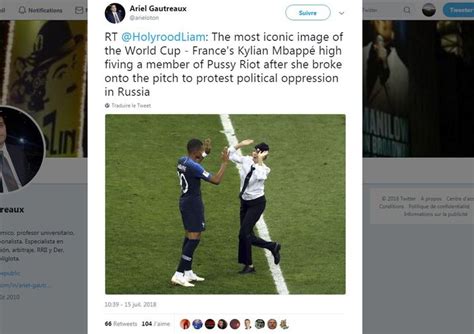 Coupe du monde 2018 Kylian Mbappé checke une Pussy Riot qui a envahi