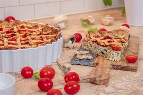 Savory tofu pie with tomatoes - Wonder Vegan