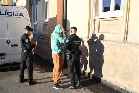 Galerija Foto Ovo Je Mu Karac Koji Je Autom Pregazio Svog Prijatelja I