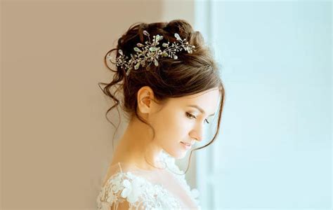 Unconventional Hairstyles For Bride 2023 Shiny Eve