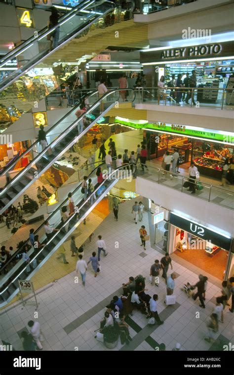 Centrepoint Shopping Mall Orchard Road Singapore Stock Photo - Alamy