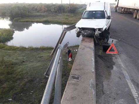 Impactante Choque De Una Camioneta En Un Puente De La Ruta 20 La Semana Entre Dos Ríos