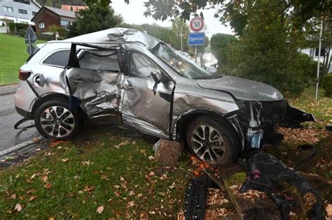 J Hriger Baut Totalschaden Nach Unfall In Eggersriet Im Kanton St