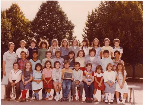 Photo De Classe CM2 De 1981 ECOLE PABLO PICASSO Copains D Avant