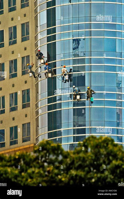 Cleaning Windows Skyscraper Woman Hi Res Stock Photography And Images