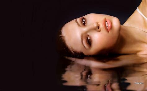 Celebrity Leaked Photos Bikini Babes Wallpaper Collection Pack 39