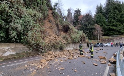 Frana Di Cadegliano Viconago Appello Del Sindaco Il Paese Rischia L