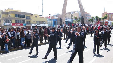 Estudiantes De Iiee Y Cetpros Participan En Concurso De Desfile Por El